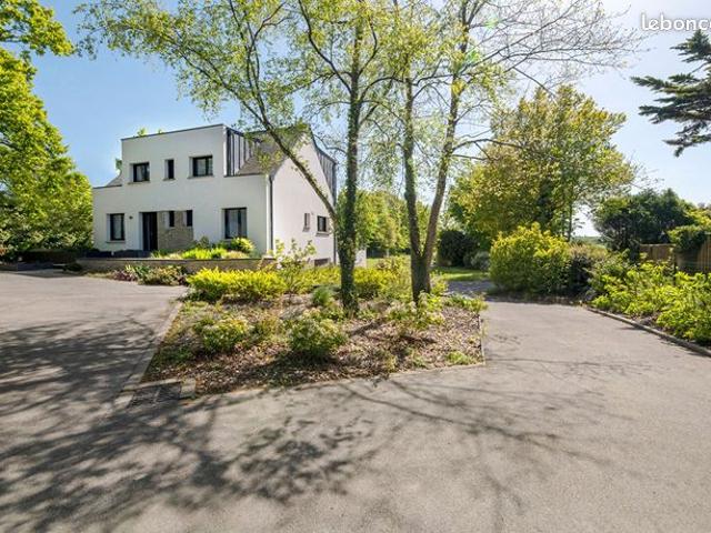 Maison 7 pièces 270 m²