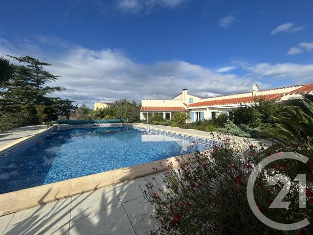 Maison 7 pièces 270 m²