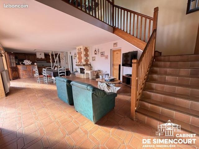 Maison 7 pièces 270 m²