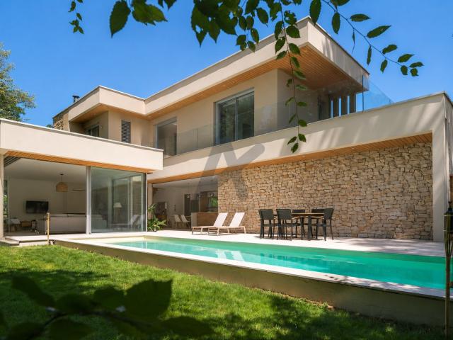 Maison 7 pièces 270 m²