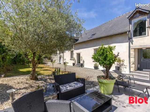 Maison 7 pièces 270 m²