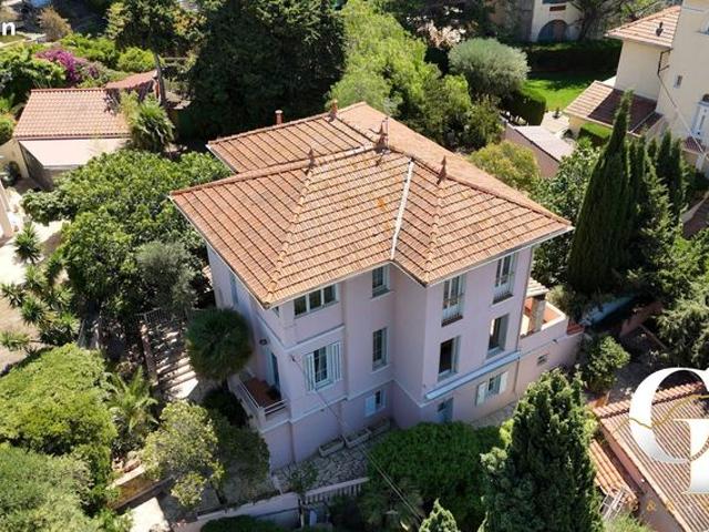 Maison 7 pièces 270 m²