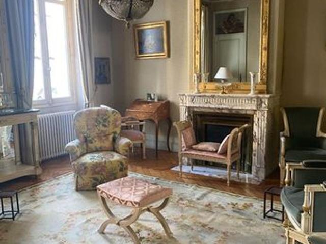 Maison 7 pièces 270 m²