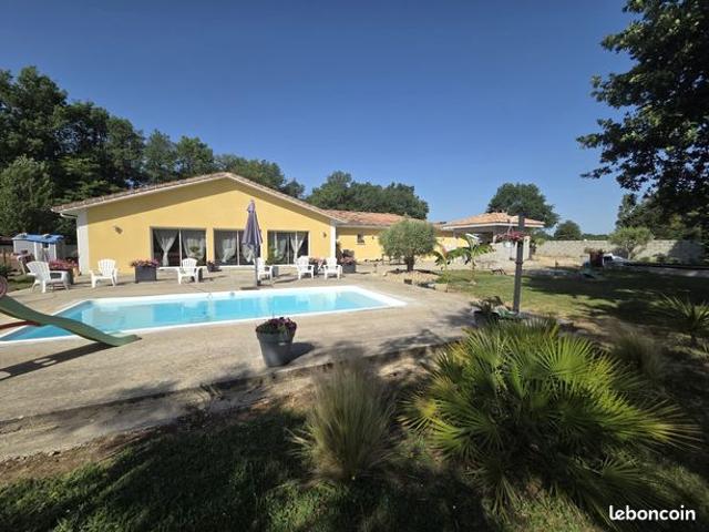 Maison 7 pièces 270 m²