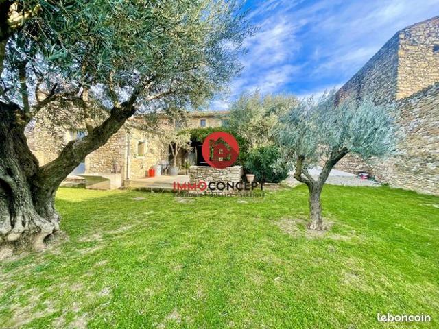 Maison 7 pièces 270 m²