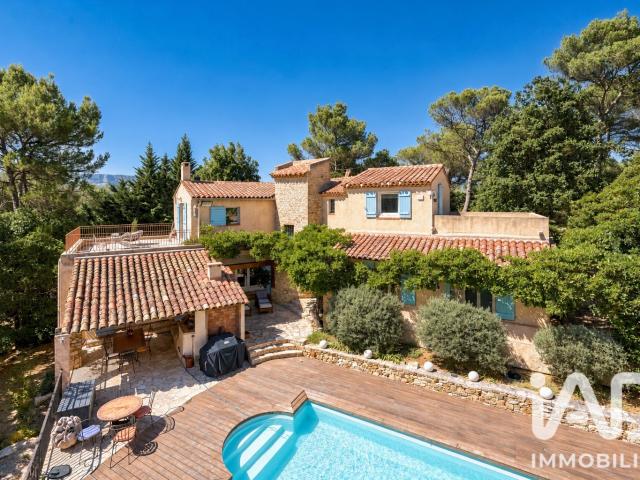 Maison 7 pièces 270 m²