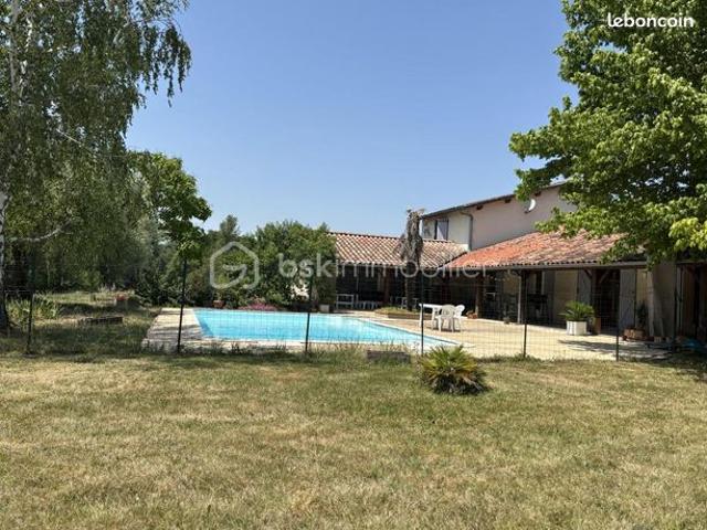 Maison 7 pièces 270 m²
