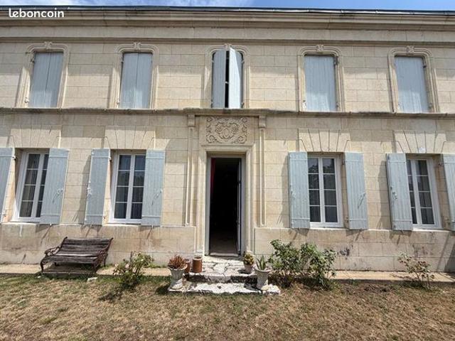 Maison 7 pièces 271 m²