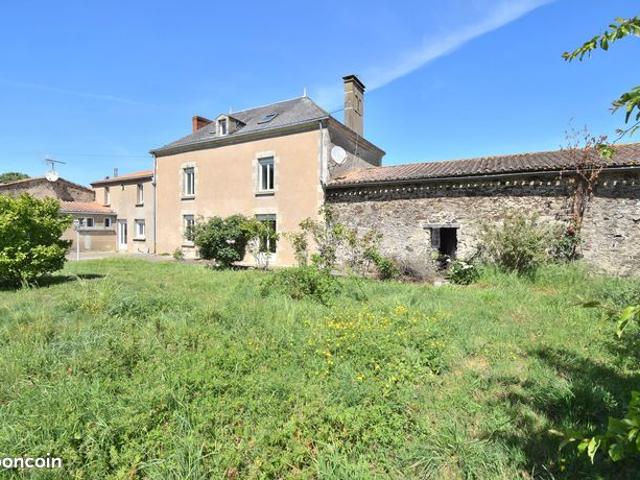 Maison 7 pièces 271 m²