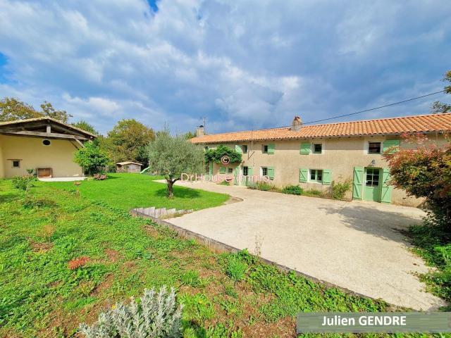 Maison 7 pièces 271 m²