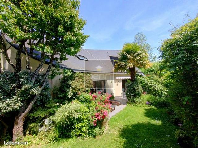 Maison 7 pièces 272 m²
