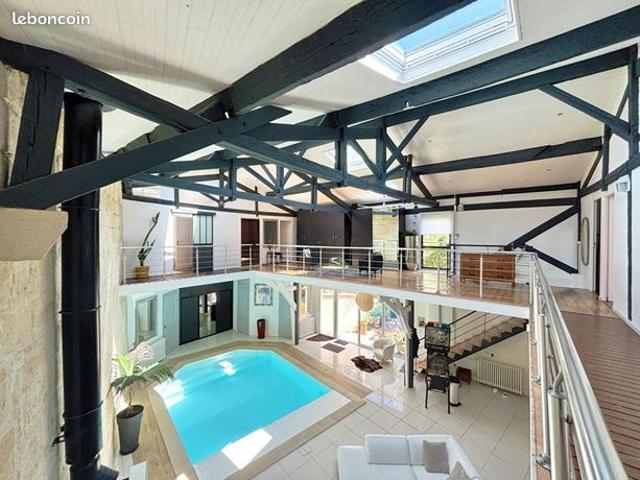 Maison 7 pièces 272 m²