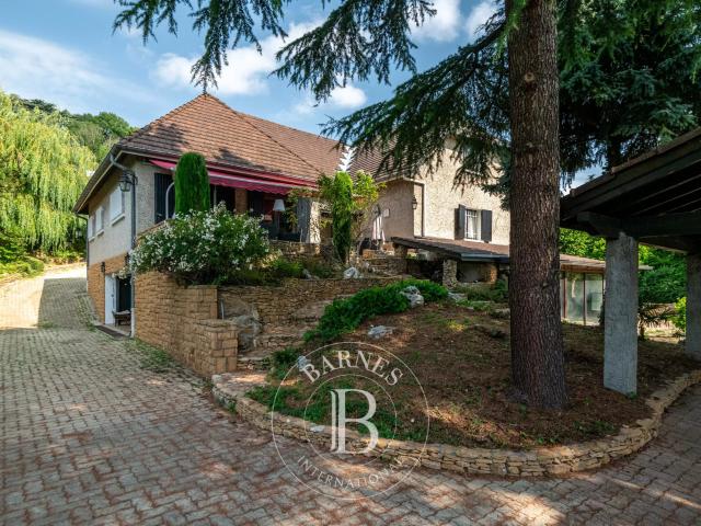 Maison 7 pièces 272 m²