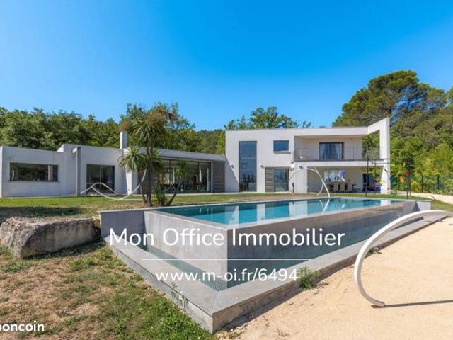 Maison 7 pièces 272 m²