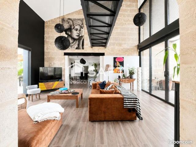 Maison 7 pièces 272 m²