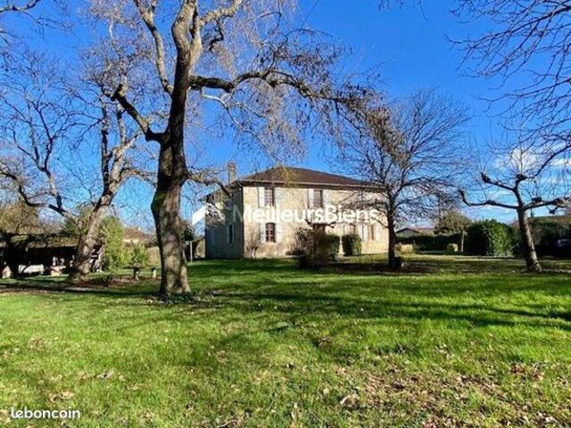 Maison 7 pièces 272 m²