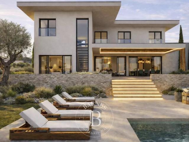Maison 7 pièces 272 m²