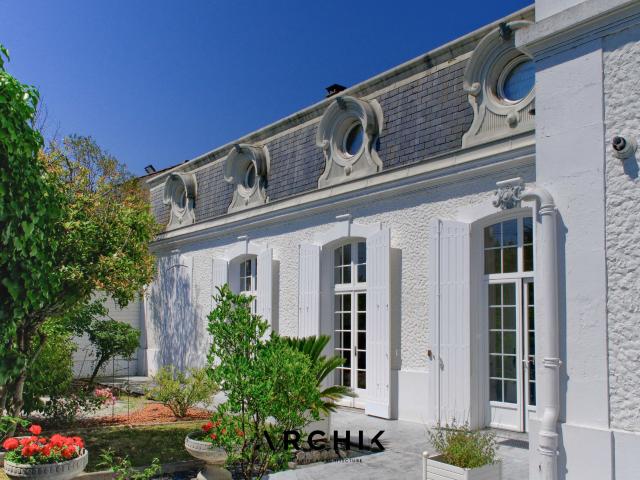 Maison 7 pièces 272 m²