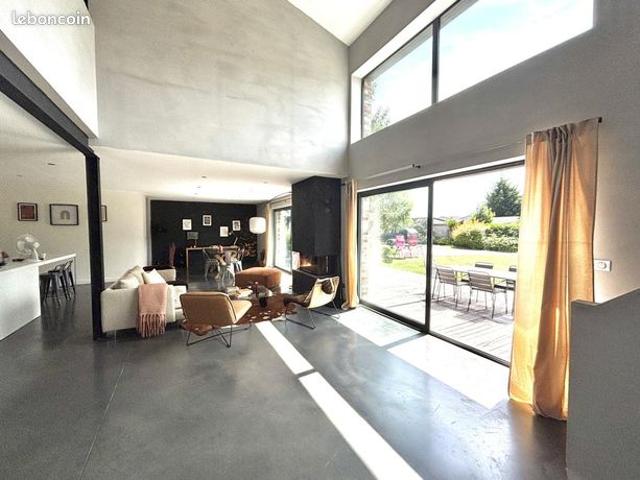 Maison 7 pièces 272 m²