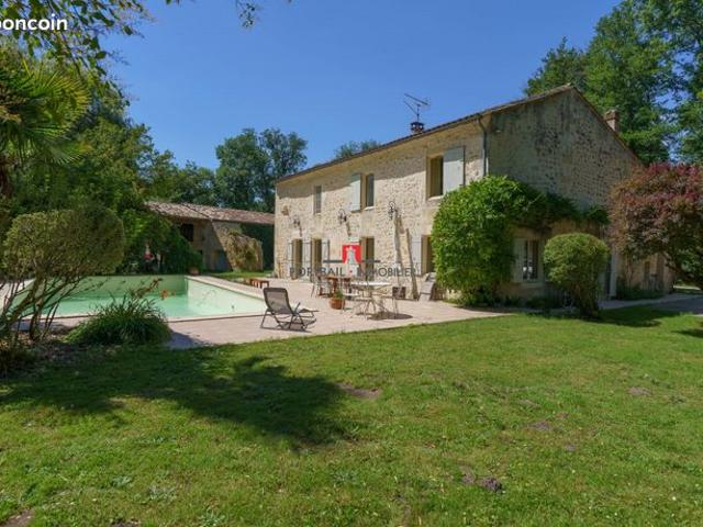 Maison 7 pièces 272 m²