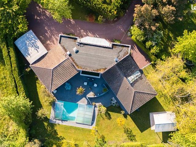 Maison 7 pièces 273 m²