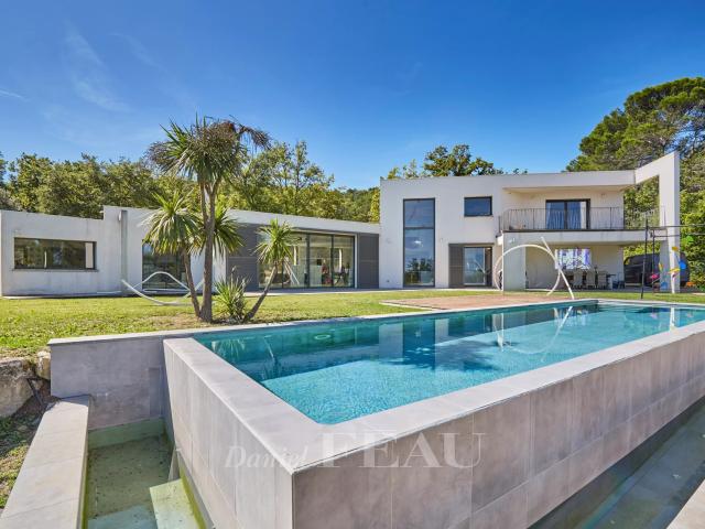 Maison 7 pièces 273 m²