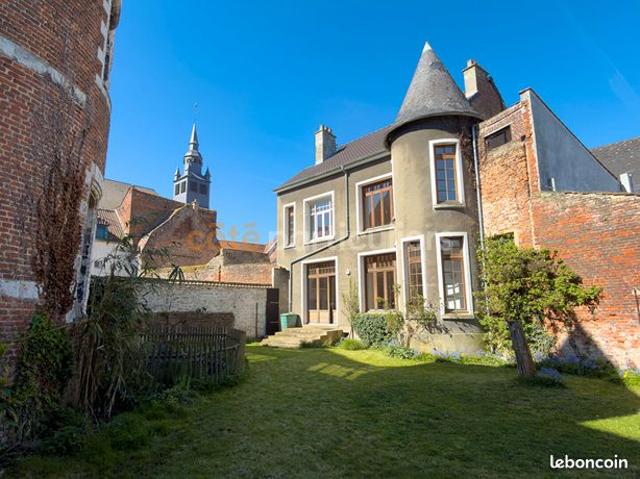 Maison 7 pièces 273 m²