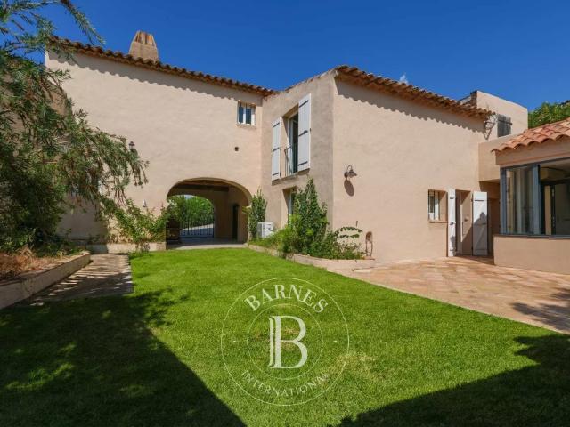 Maison 7 pièces 273 m²