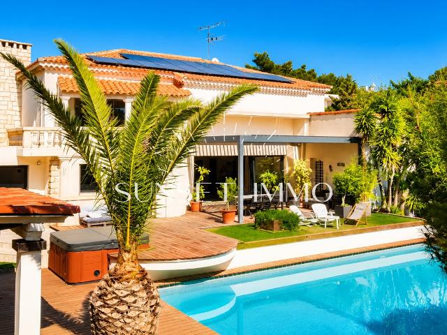 Maison 7 pièces 273 m²
