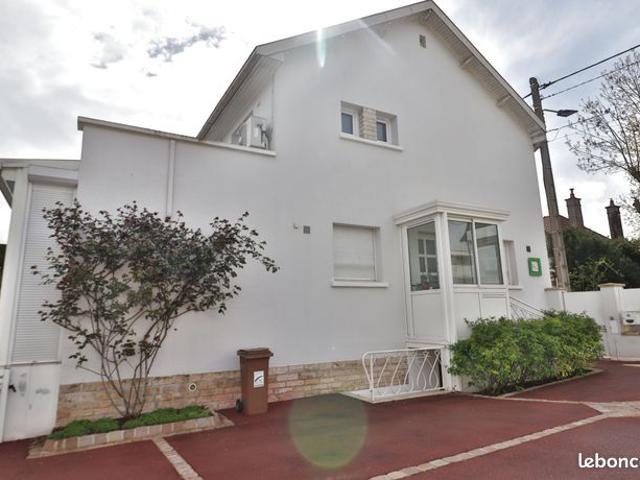 Maison 7 pièces 273 m²