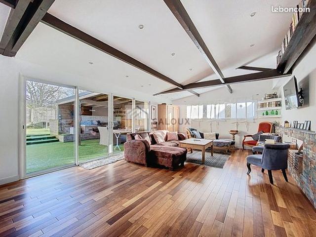 Maison 7 pièces 273 m²