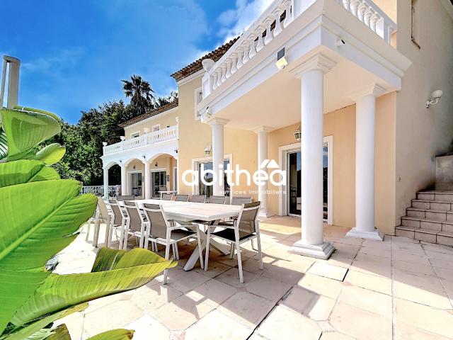 Maison 7 pièces 284 m²