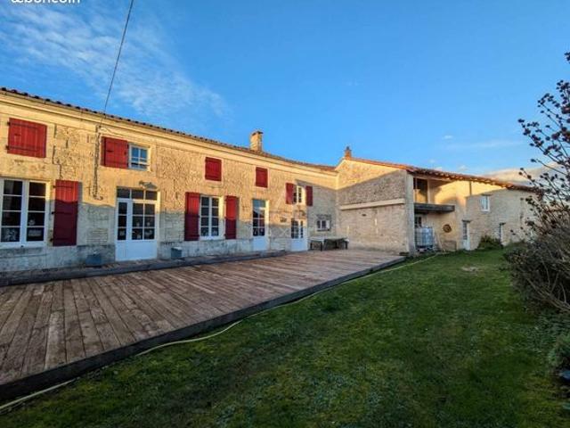 Maison 7 pièces 285 m²