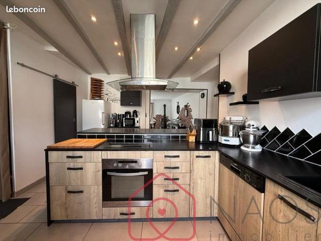 Maison 7 pièces 285 m²