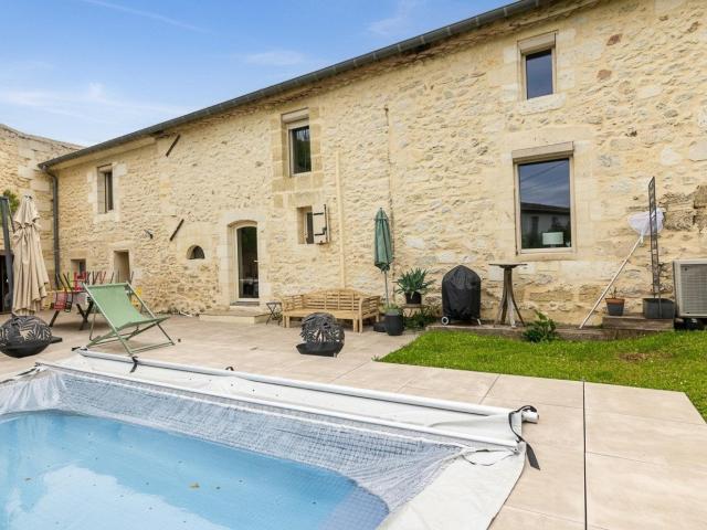 Maison 7 pièces 285 m²