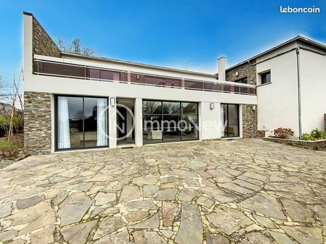 Maison 7 pièces 286 m²