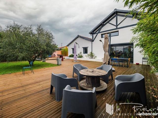 Maison 7 pièces 286 m²
