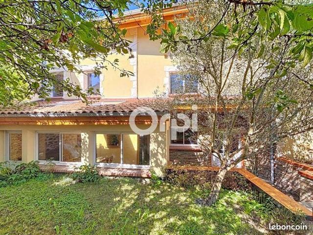 Maison 7 pièces 286 m²