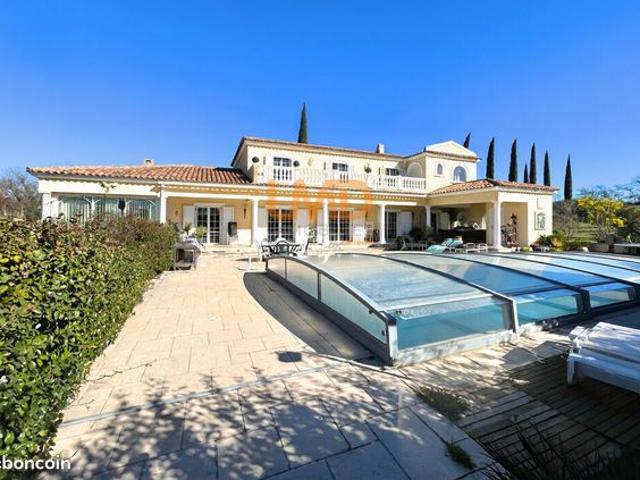 Maison 7 pièces 286 m²