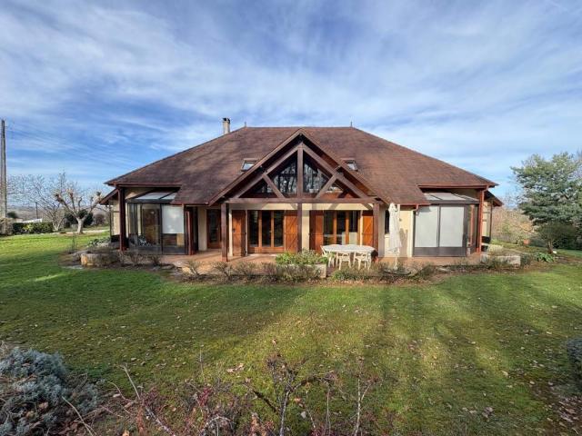 Maison 7 pièces 250 m²