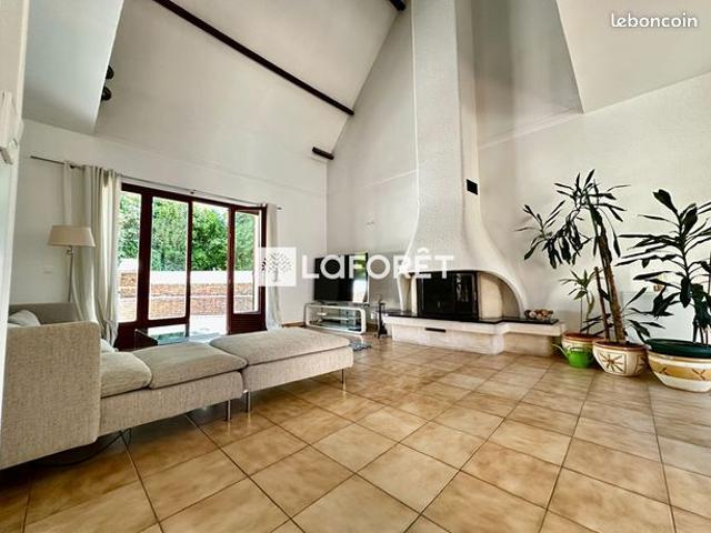 Maison 7 pièces 287 m²