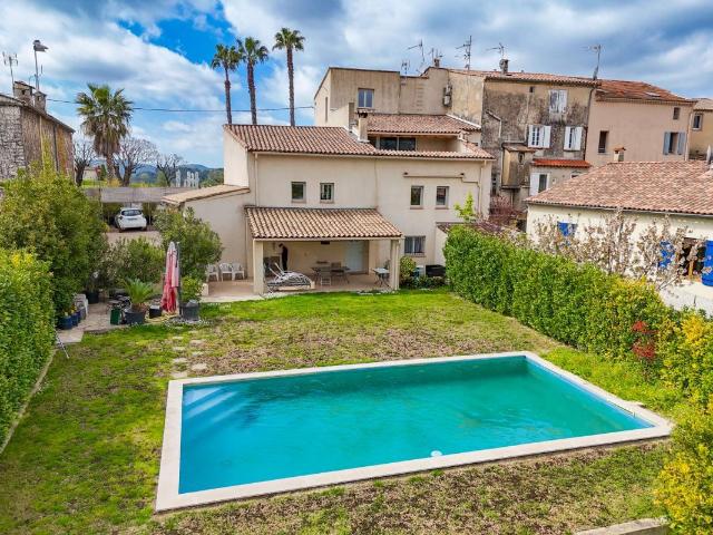 Maison 7 pièces 287 m²