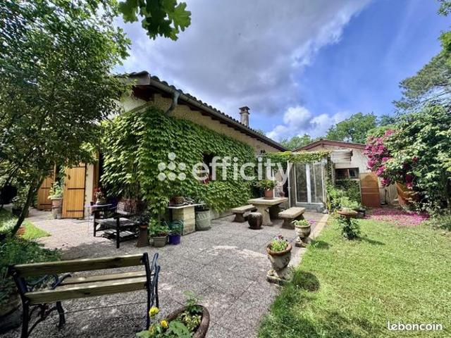 Maison 7 pièces 288 m²