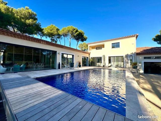 Maison 7 pièces 288 m²