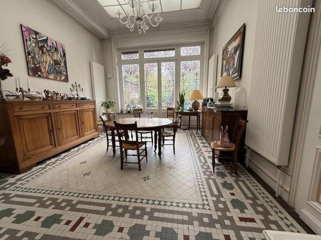 Maison 7 pièces 289 m²