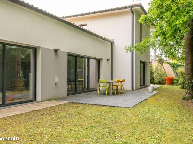 Maison 7 pièces 289 m²