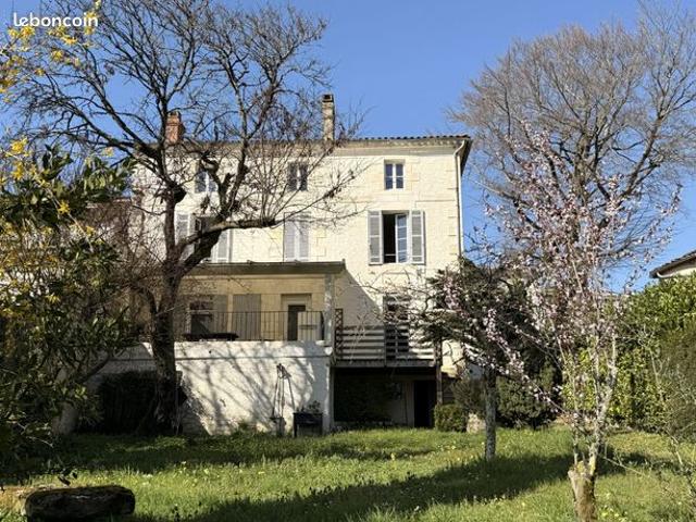 Maison 7 pièces 289 m²