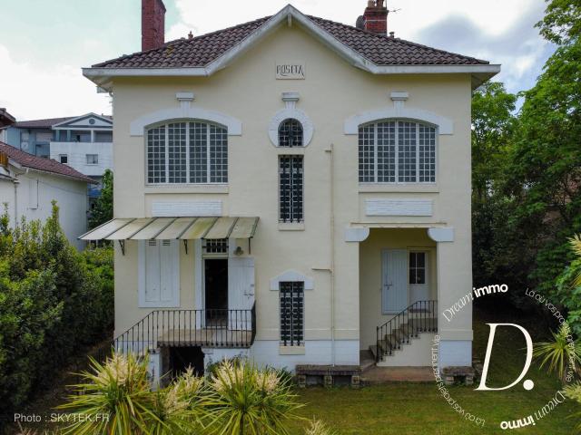 Maison 7 pièces 280 m²