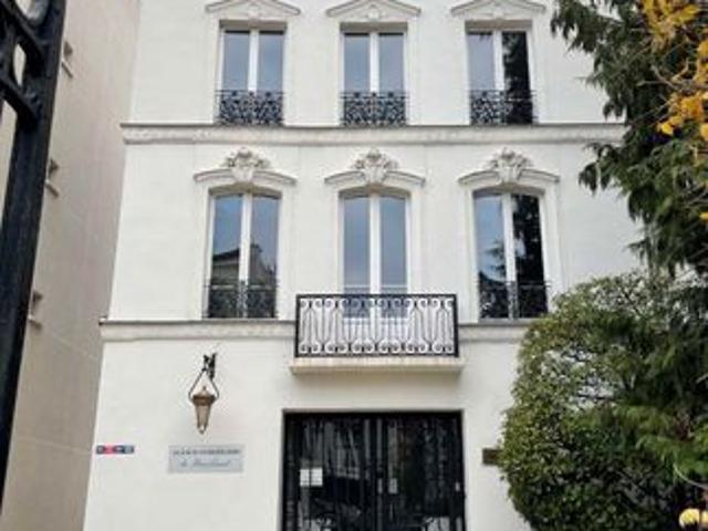 Maison 7 pièces 280 m²