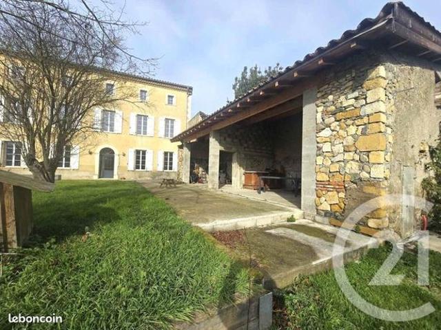 Maison 7 pièces 280 m²